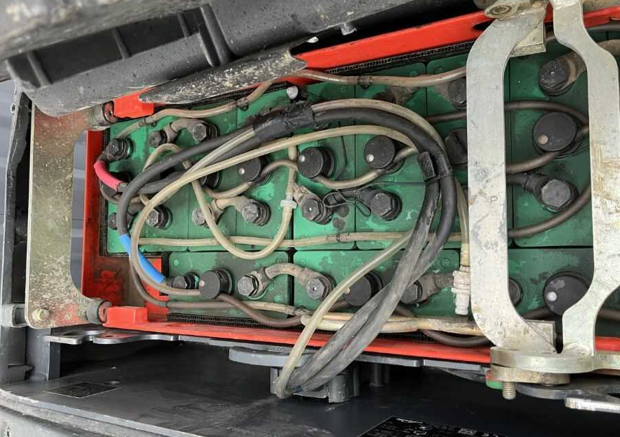 Linde N20 - Komissiózó targoncá: 5 kép. Linde N20 - Komissiózó targoncá: 5 kép.