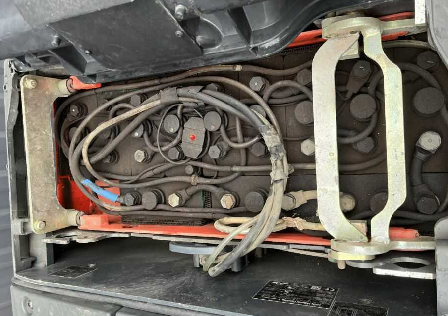 Linde N20 - Komissiózó targoncá: 5 kép. Linde N20 - Komissiózó targoncá: 5 kép.