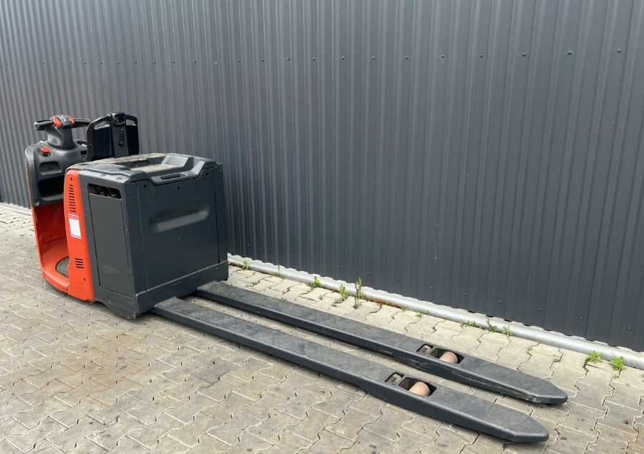 Linde N20 - Komissiózó targoncá: 3 kép. Linde N20 - Komissiózó targoncá: 3 kép.