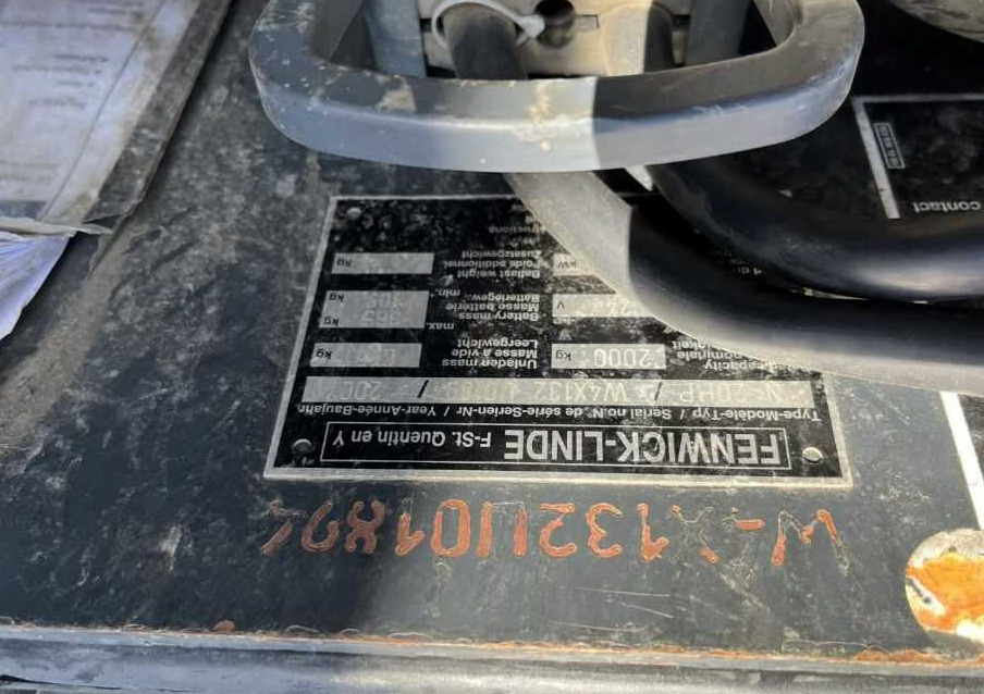 Linde N20 - Kézi raklapemelő: 4 kép. Linde N20 - Kézi raklapemelő: 4 kép.