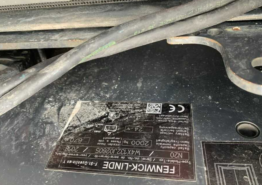 Linde N20 - Kézi raklapemelő: 4 kép. Linde N20 - Kézi raklapemelő: 4 kép.