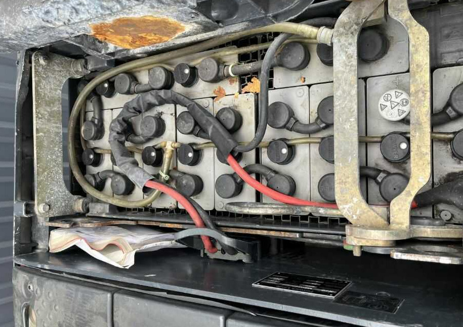 Linde N20 - Komissiózó targoncá: 5 kép. Linde N20 - Komissiózó targoncá: 5 kép.