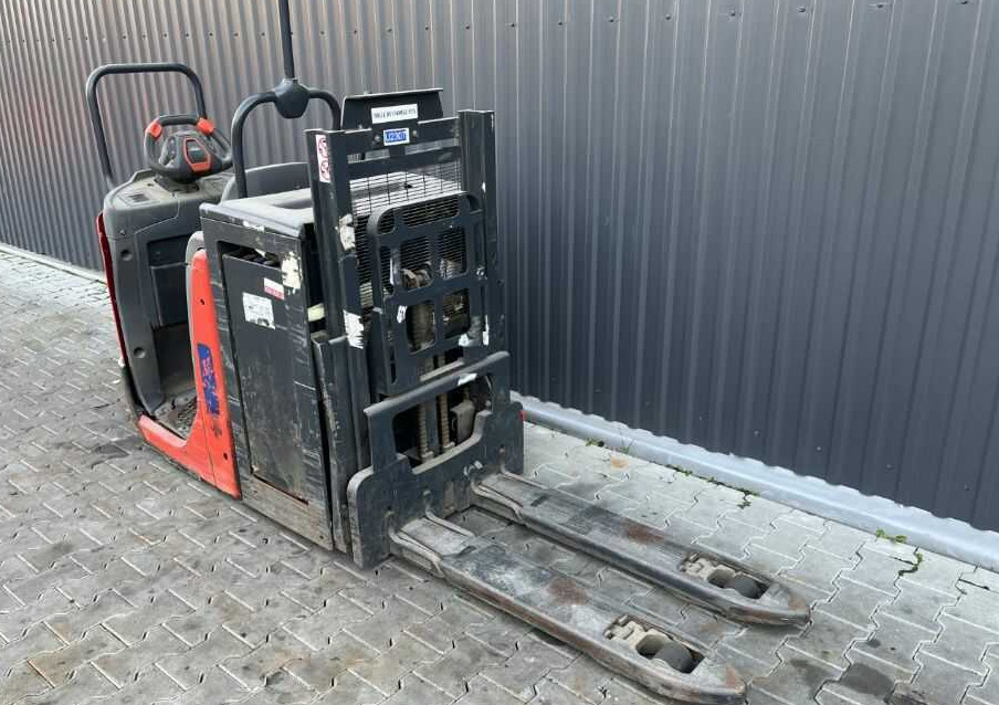 Linde N20D - Komissiózó targoncá: 3 kép. Linde N20D - Komissiózó targoncá: 3 kép.