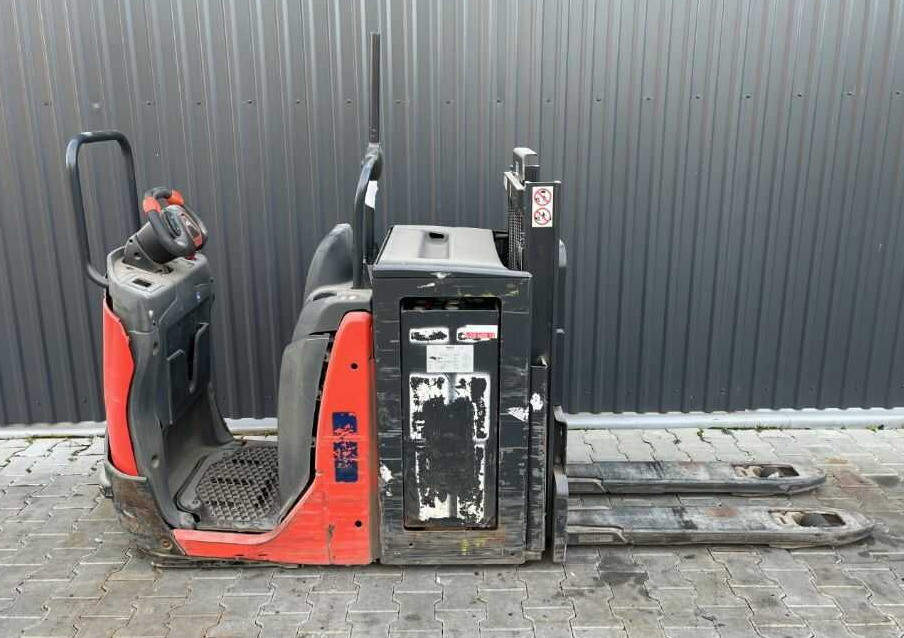 Linde N20D - Komissiózó targoncá: 4 kép. Linde N20D - Komissiózó targoncá: 4 kép.