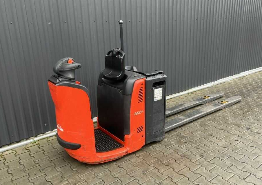 Linde N24HP - Komissiózó targoncá: 1 kép. Linde N24HP - Komissiózó targoncá: 1 kép.