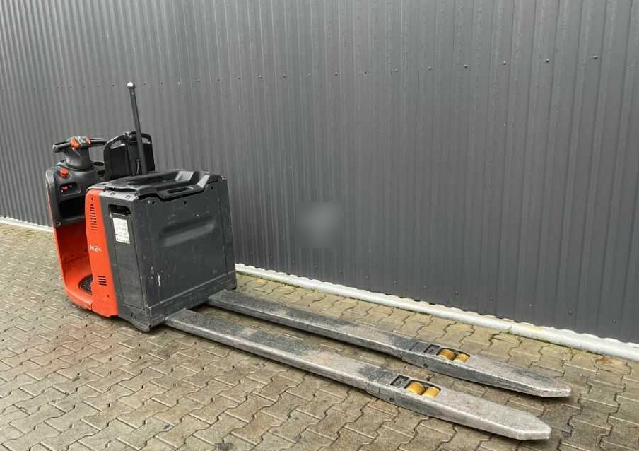 Linde N24HP - Komissiózó targoncá: 3 kép. Linde N24HP - Komissiózó targoncá: 3 kép.