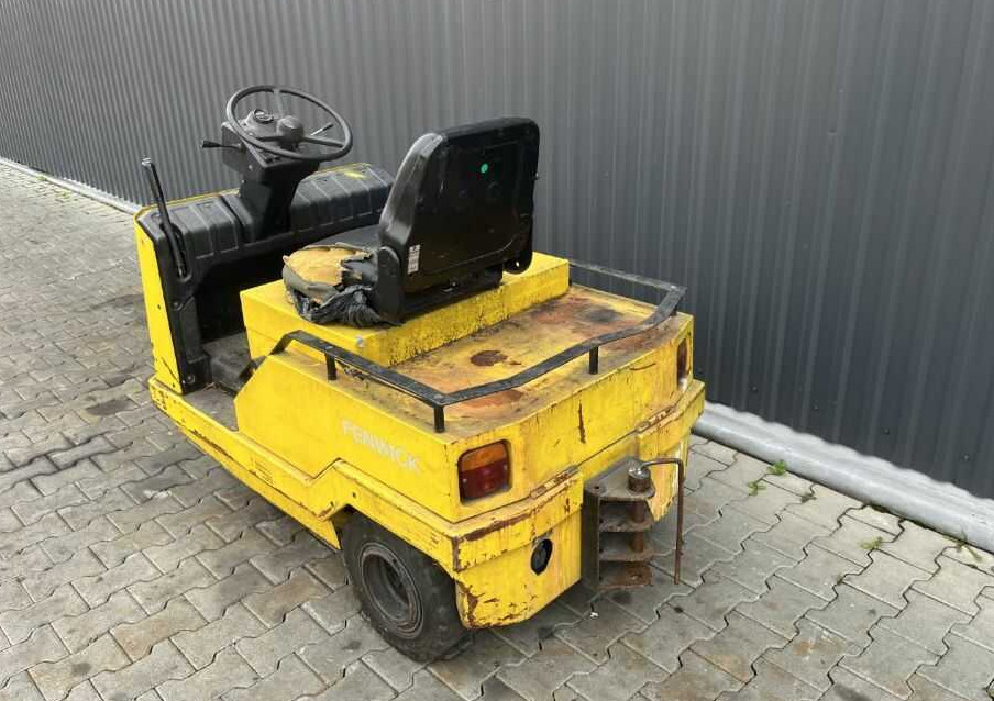 Linde P50Z - Elektromos vontató: 3 kép. Linde P50Z - Elektromos vontató: 3 kép.