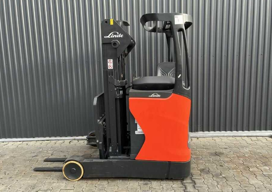 Linde R14-01 - Tolóoszlopos targoncá: 2 kép. Linde R14-01 - Tolóoszlopos targoncá: 2 kép.