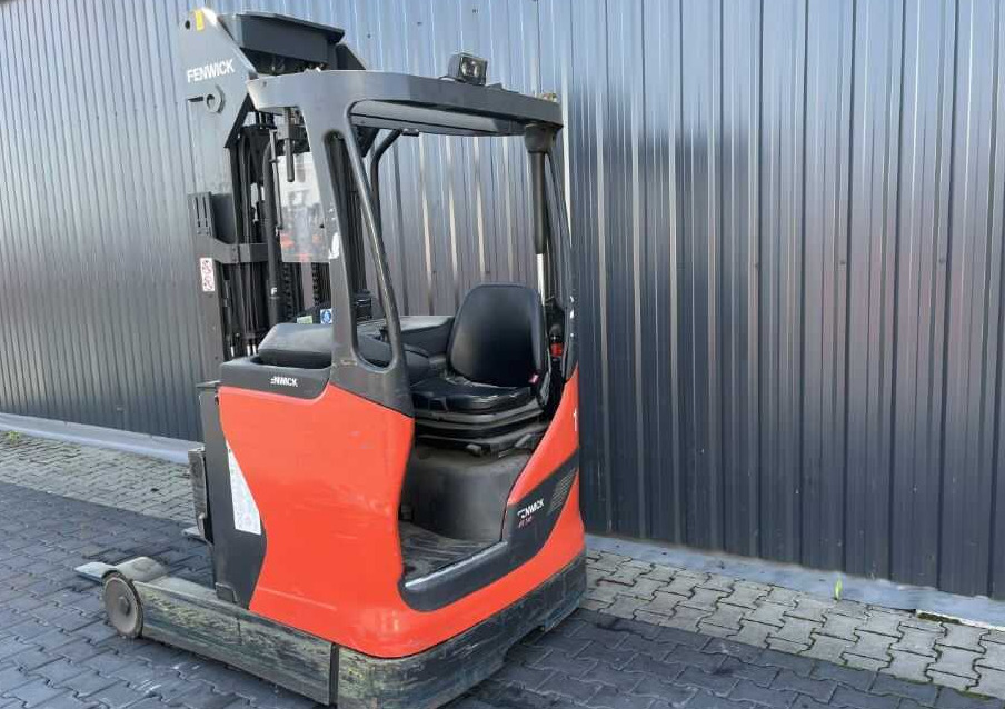 Linde R14-01 - Tolóoszlopos targoncá: 3 kép. Linde R14-01 - Tolóoszlopos targoncá: 3 kép.