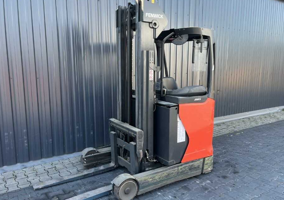 Linde R14-01 - Tolóoszlopos targoncá: 1 kép. Linde R14-01 - Tolóoszlopos targoncá: 1 kép.