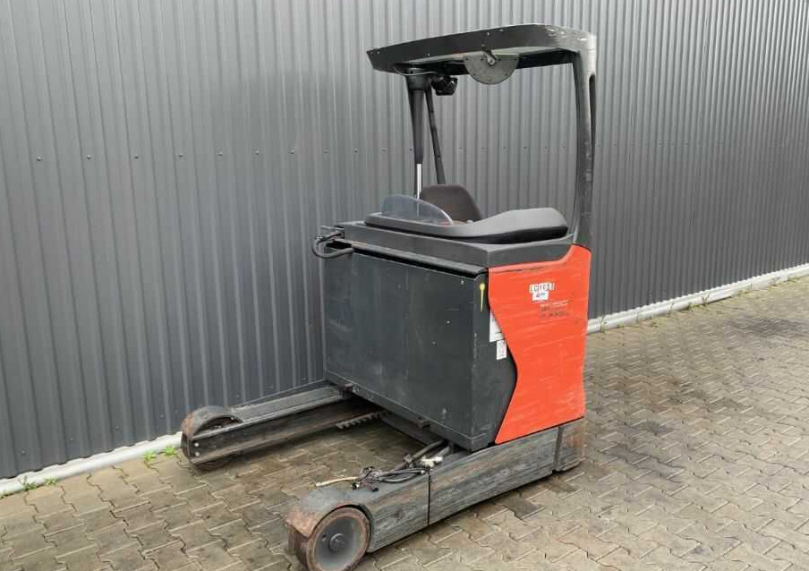 Linde R14-01 - Tolóoszlopos targoncá: 1 kép. Linde R14-01 - Tolóoszlopos targoncá: 1 kép.