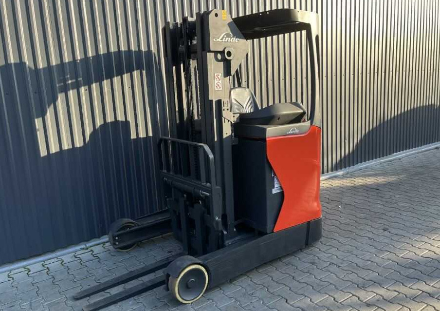 Linde R14-01 - Tolóoszlopos targoncá: 1 kép. Linde R14-01 - Tolóoszlopos targoncá: 1 kép.