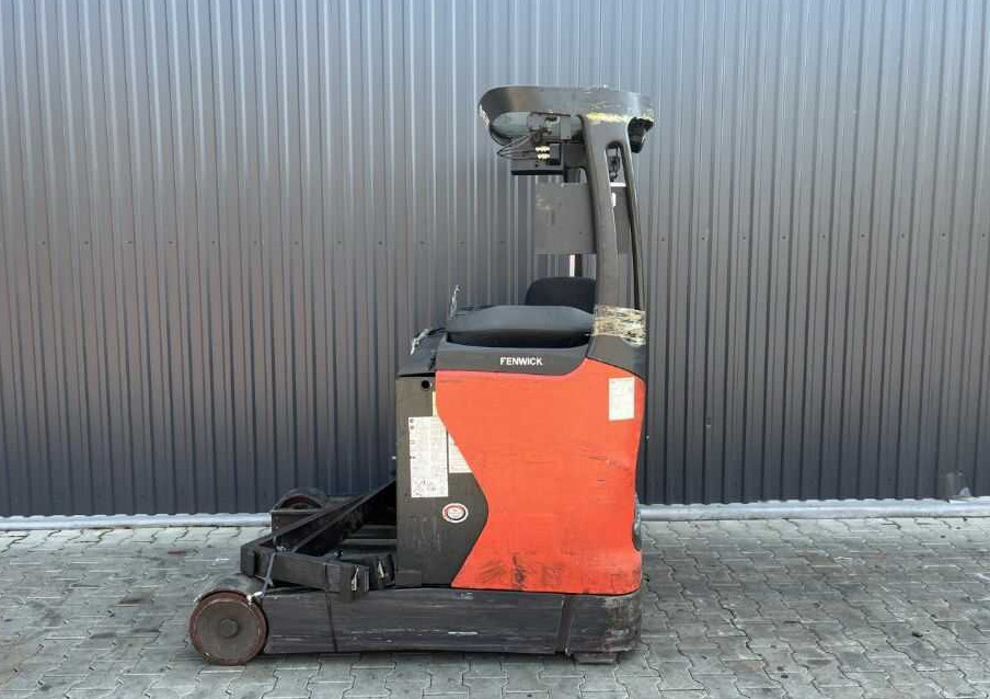 Linde R14HD-01 - Tolóoszlopos targoncá: 2 kép. Linde R14HD-01 - Tolóoszlopos targoncá: 2 kép.