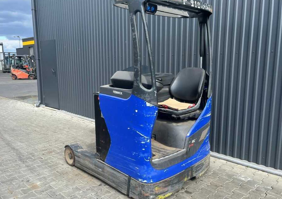 Linde R14HD-01 - Tolóoszlopos targoncá: 3 kép. Linde R14HD-01 - Tolóoszlopos targoncá: 3 kép.