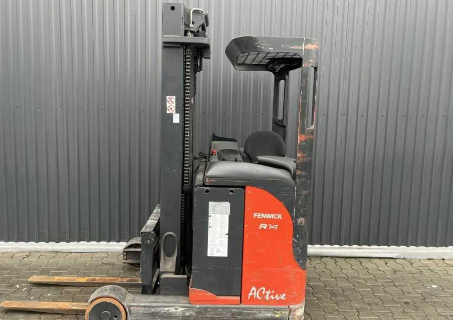 Linde R14S - Tolóoszlopos targoncá: 2 kép. Linde R14S - Tolóoszlopos targoncá: 2 kép.