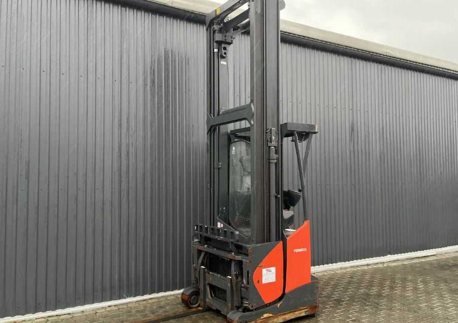 Linde R14X - Tolóoszlopos targoncá: 1 kép. Linde R14X - Tolóoszlopos targoncá: 1 kép.
