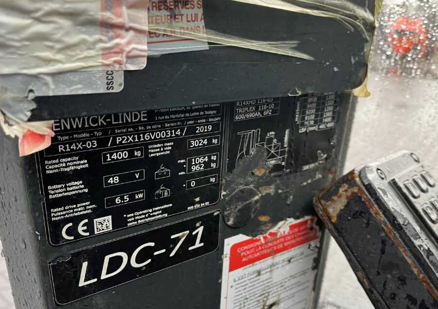Linde R14X - Tolóoszlopos targoncá: 4 kép. Linde R14X - Tolóoszlopos targoncá: 4 kép.
