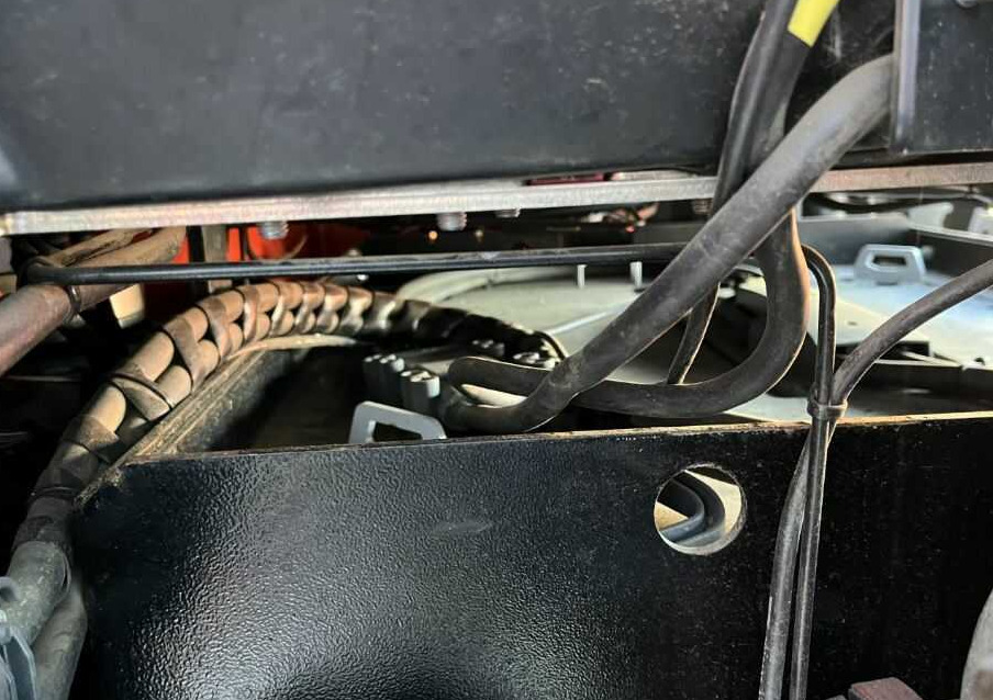 Tolóoszlopos targoncá Linde R14X: 7 kép. Tolóoszlopos targoncá Linde R14X: 7 kép.