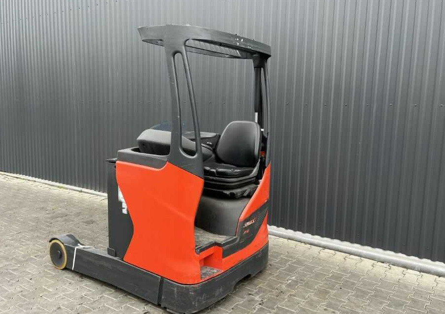 Linde R16-01 - Tolóoszlopos targoncá: 3 kép. Linde R16-01 - Tolóoszlopos targoncá: 3 kép.