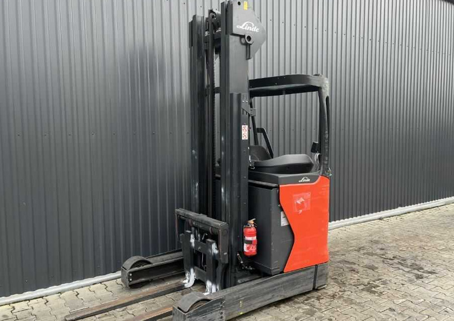 Linde R16-01 - Tolóoszlopos targoncá: 1 kép. Linde R16-01 - Tolóoszlopos targoncá: 1 kép.