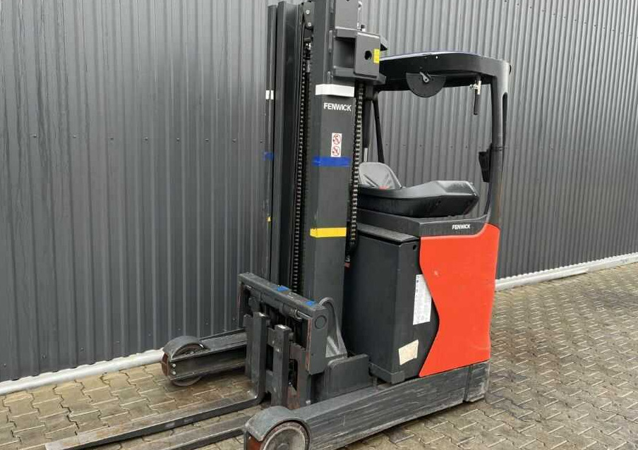 Linde R16HD-01 - Tolóoszlopos targoncá: 1 kép. Linde R16HD-01 - Tolóoszlopos targoncá: 1 kép.
