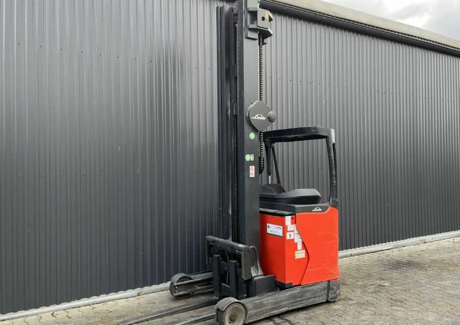 Linde R16HD-01 - Tolóoszlopos targoncá: 1 kép. Linde R16HD-01 - Tolóoszlopos targoncá: 1 kép.