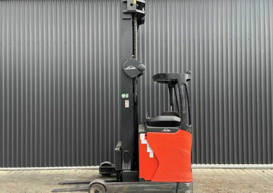 Linde R16HD-01 - Tolóoszlopos targoncá: 2 kép. Linde R16HD-01 - Tolóoszlopos targoncá: 2 kép.