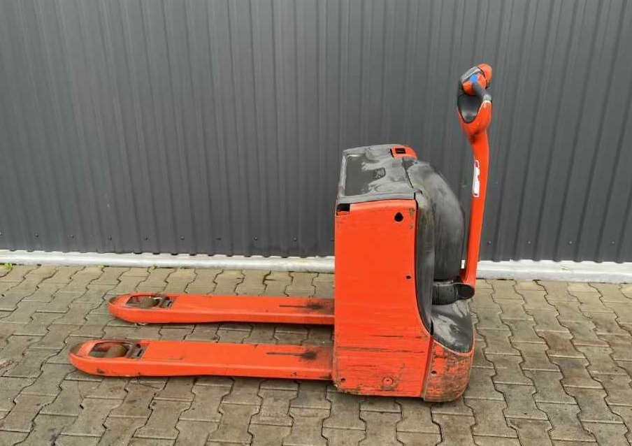 Linde T16 - Kézi raklapemelő: 2 kép. Linde T16 - Kézi raklapemelő: 2 kép.