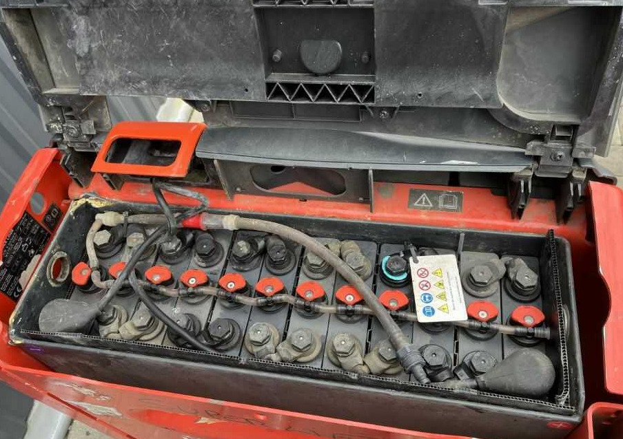 Linde T16 - Kézi raklapemelő: 5 kép. Linde T16 - Kézi raklapemelő: 5 kép.