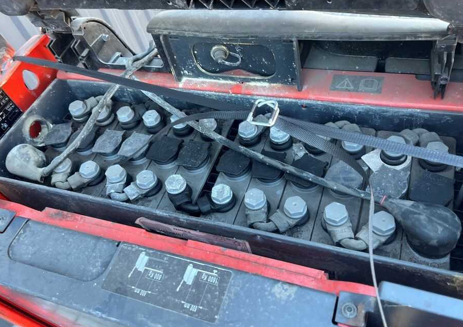 Linde T16L - Kézi raklapemelő: 4 kép. Linde T16L - Kézi raklapemelő: 4 kép.