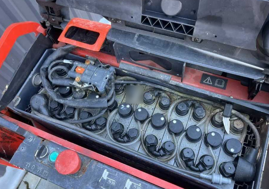 Linde T16L - Kézi raklapemelő: 5 kép. Linde T16L - Kézi raklapemelő: 5 kép.
