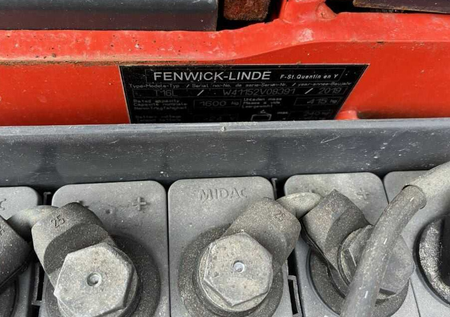 Linde T16L - Kézi raklapemelő: 4 kép. Linde T16L - Kézi raklapemelő: 4 kép.
