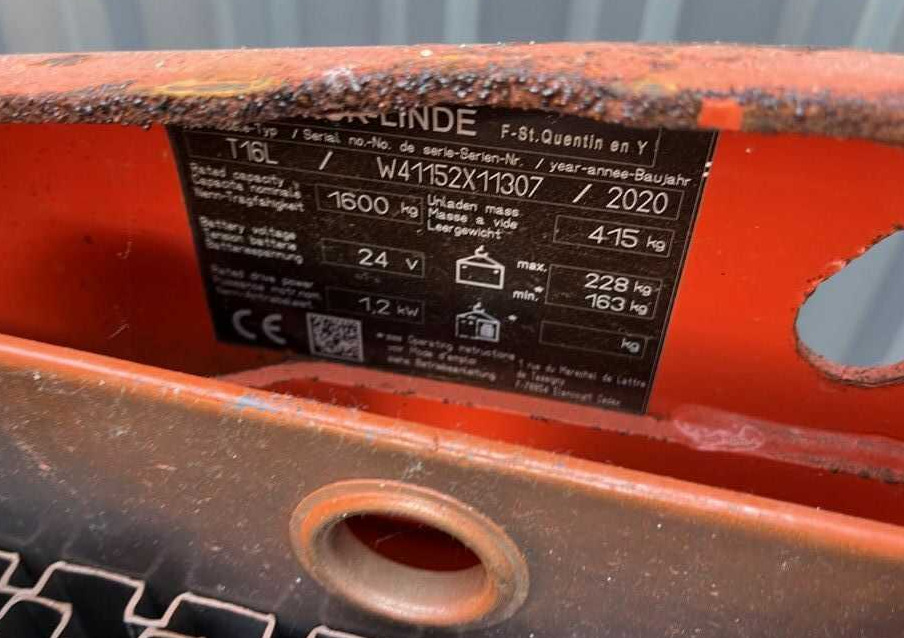 Linde T16L - Kézi raklapemelő: 4 kép. Linde T16L - Kézi raklapemelő: 4 kép.