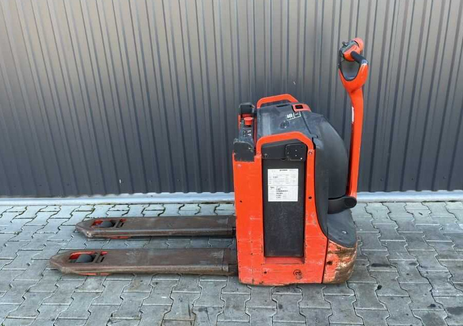 Linde T16L - Kézi raklapemelő: 2 kép. Linde T16L - Kézi raklapemelő: 2 kép.