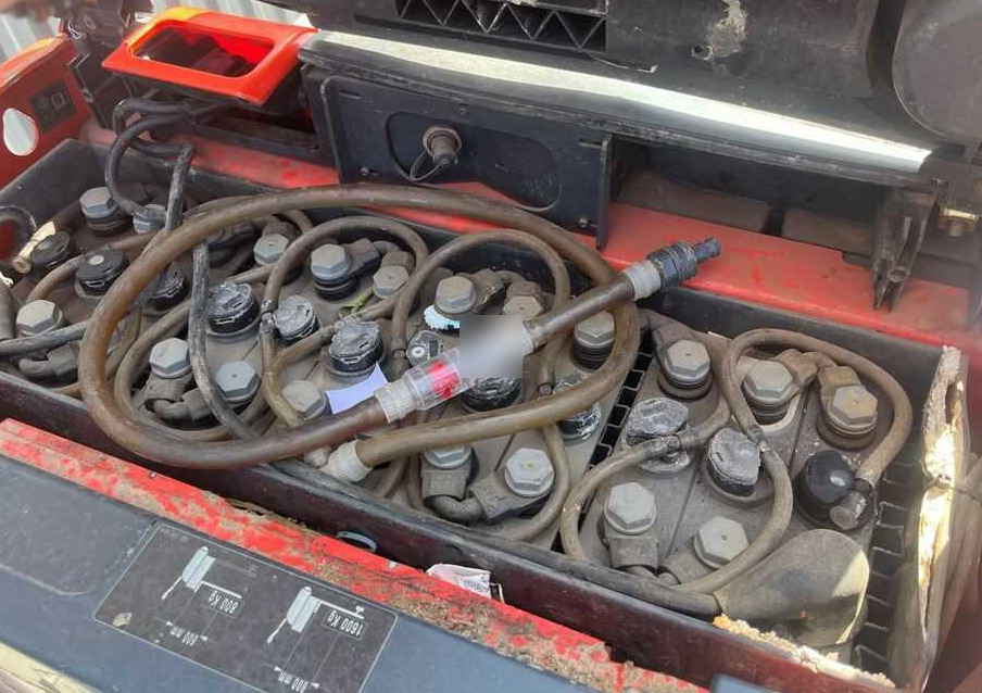 Linde T16L - Kézi raklapemelő: 4 kép. Linde T16L - Kézi raklapemelő: 4 kép.