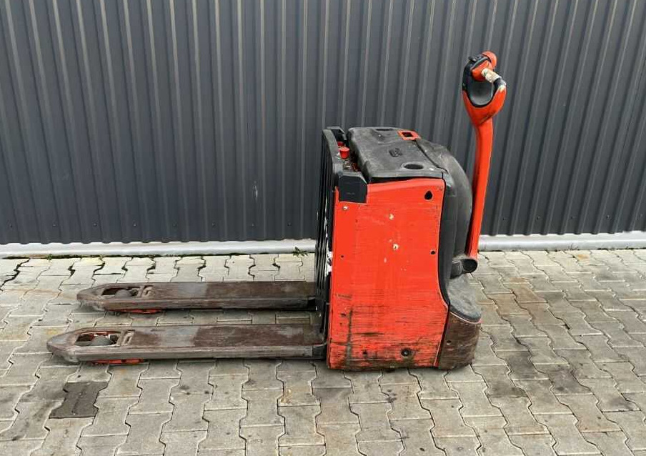 Linde T16L - Kézi raklapemelő: 5 kép. Linde T16L - Kézi raklapemelő: 5 kép.