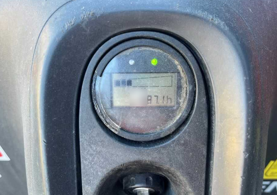 Linde T16L - Kézi raklapemelő: 4 kép. Linde T16L - Kézi raklapemelő: 4 kép.