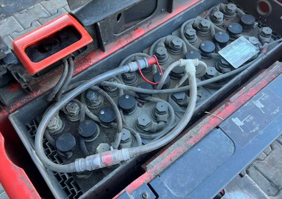 Linde T16L - Kézi raklapemelő: 5 kép. Linde T16L - Kézi raklapemelő: 5 kép.