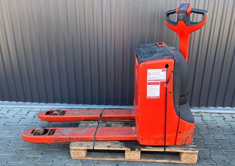 Linde T18 - Kézi raklapemelő: 2 kép. Linde T18 - Kézi raklapemelő: 2 kép.