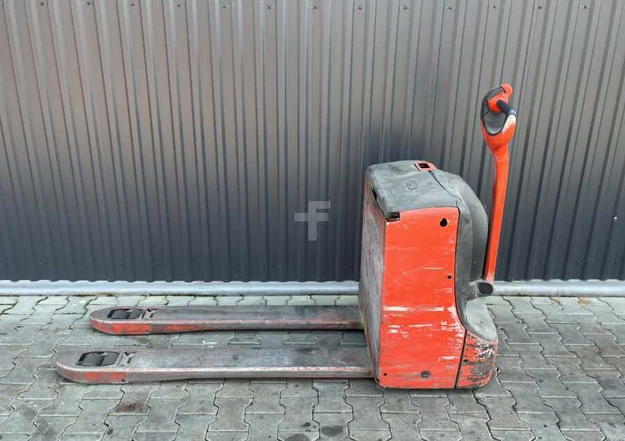 Linde T18 - Kézi raklapemelő: 2 kép. Linde T18 - Kézi raklapemelő: 2 kép.