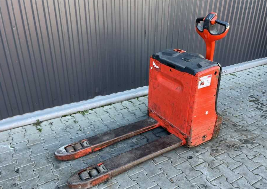 Linde T18 - Kézi raklapemelő: 1 kép. Linde T18 - Kézi raklapemelő: 1 kép.