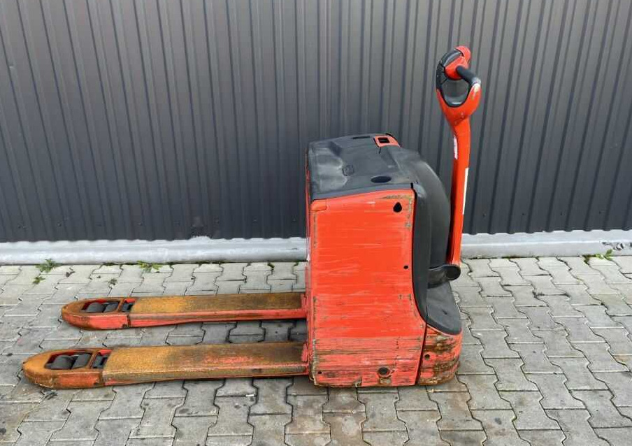 Linde T18 - Kézi raklapemelő: 2 kép. Linde T18 - Kézi raklapemelő: 2 kép.