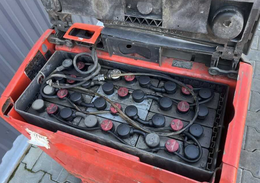 Linde T18 - Kézi raklapemelő: 5 kép. Linde T18 - Kézi raklapemelő: 5 kép.