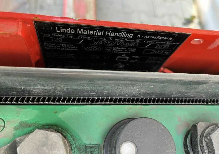 Linde T20 - Kézi raklapemelő: 4 kép. Linde T20 - Kézi raklapemelő: 4 kép.