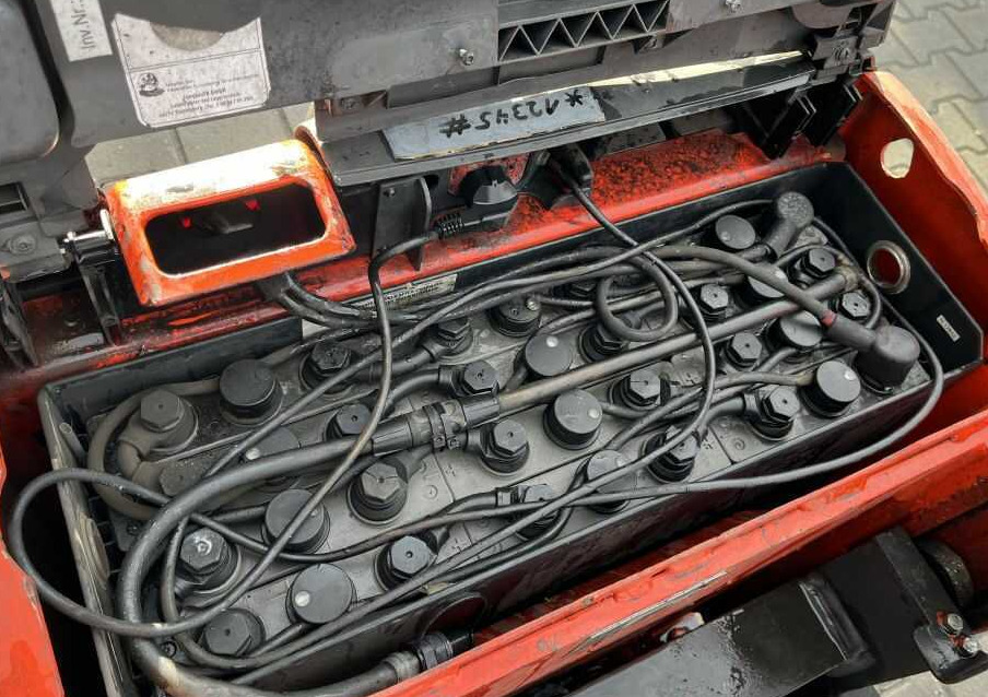 Linde T20 - Kézi raklapemelő: 5 kép. Linde T20 - Kézi raklapemelő: 5 kép.