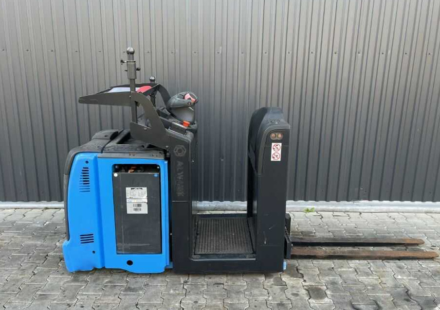 Linde V08-02 - Komissiózó targoncá: 2 kép. Linde V08-02 - Komissiózó targoncá: 2 kép.