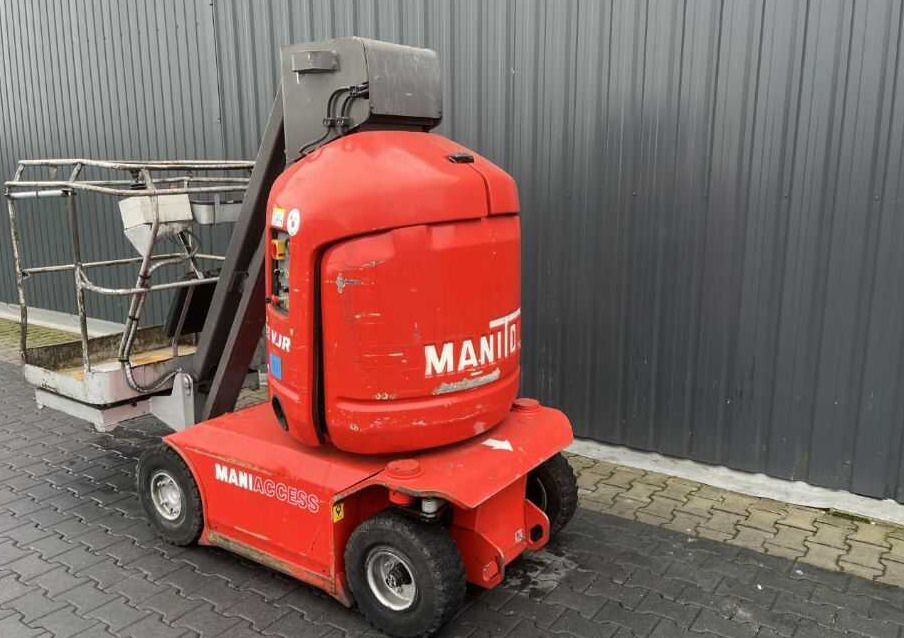 Manitou 105VJR - Oszlopos személyemelő: 3 kép. Manitou 105VJR - Oszlopos személyemelő: 3 kép.