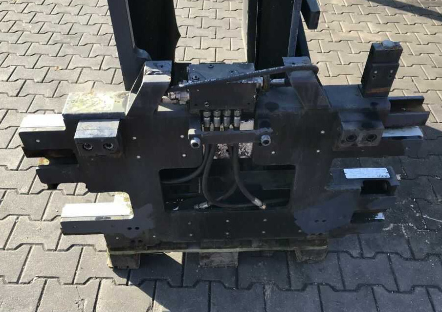 Meyer 3-0403-2, Kartonklammer - Bálafogó - Anyagmozgató gép: 3 kép. Meyer 3-0403-2, Kartonklammer - Bálafogó - Anyagmozgató gép: 3 kép.