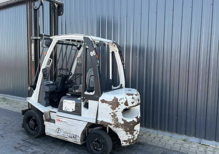 Nissan Y1D2A25Q - Dízel targonca: 3 kép. Nissan Y1D2A25Q - Dízel targonca: 3 kép.