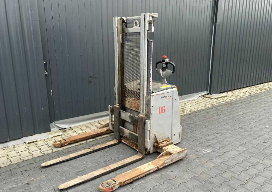 Still EXP14 - Emelőtargoncá: 1 kép. Still EXP14 - Emelőtargoncá: 1 kép.